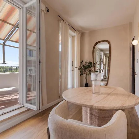 Apt10a - & Terrace