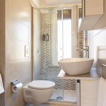 Apt10a - & Terrace Daire Roma