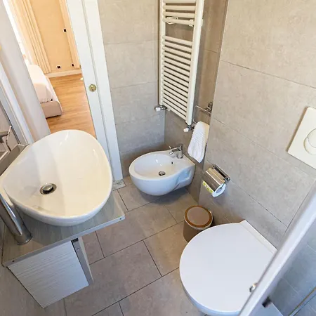 Apt10a - & Terrace Daire Roma