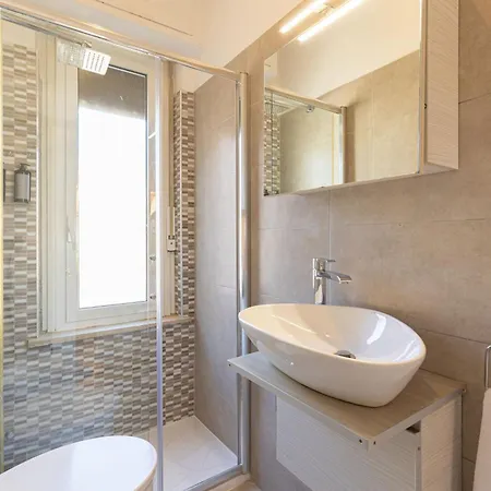 Apt10a - & Terrace Daire