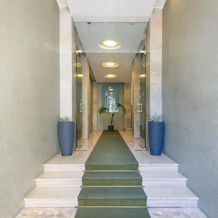 Apt10a - & Terrace